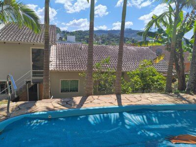 DUAS CASAS À VENDA NO CENTRO DE RIO DO SUL SC