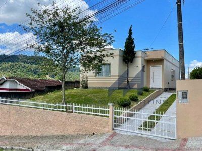 Casa de excelente Padrão à Venda em Rio do Sul – Bairro Fundo Canoas