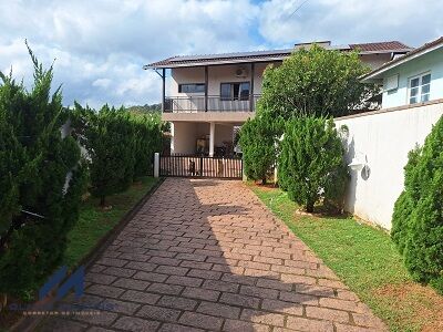 Excelente Casa á Venda em Ibirama SC